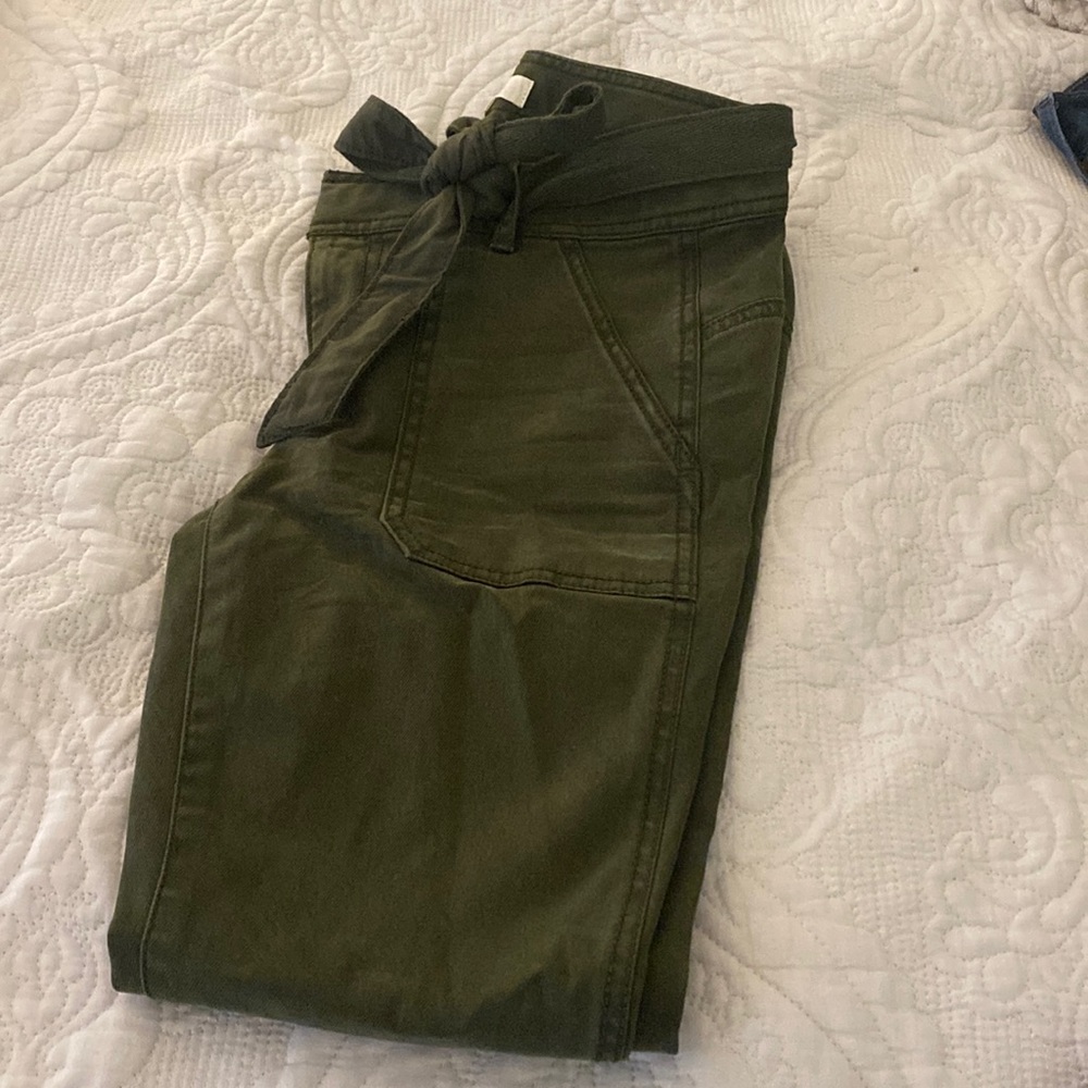 Loft 2 petite green cargo pants never worn with belt